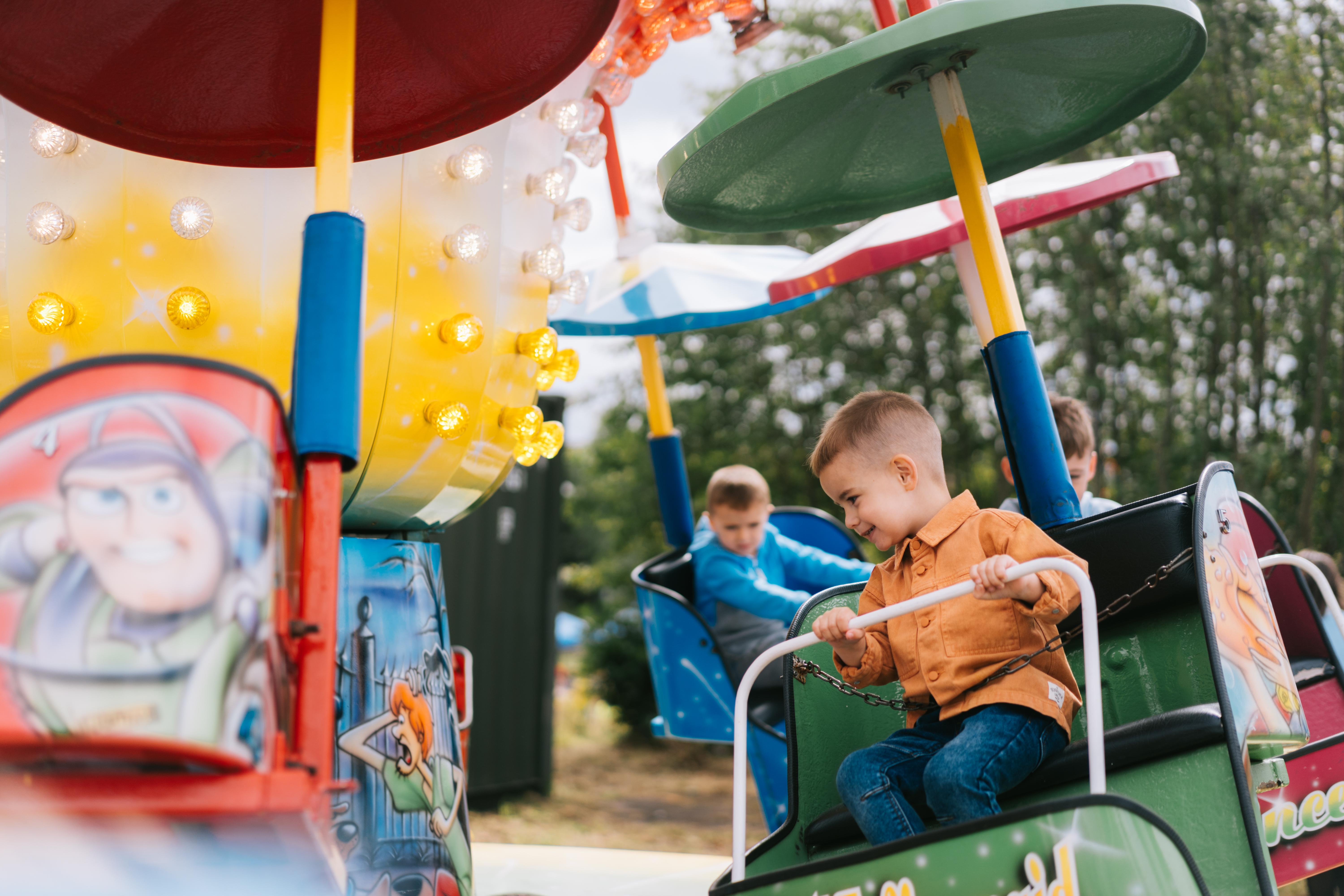 child on ride 2